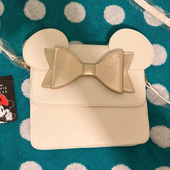 Disney Handbags - Disney Minnie Mouse White Crossbody Bag